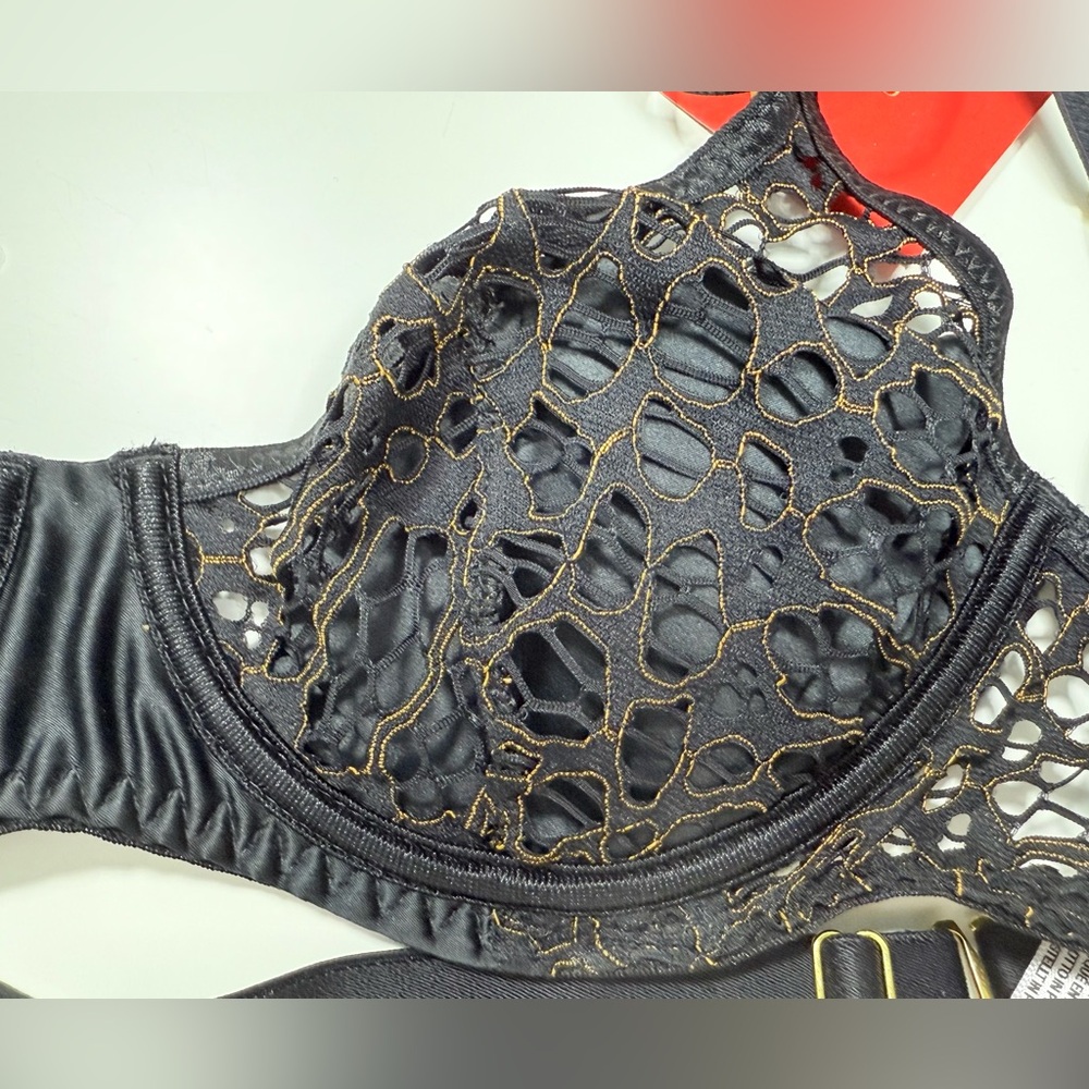 God Save Queens Black Lace Bra XS - Picture 2 of 6